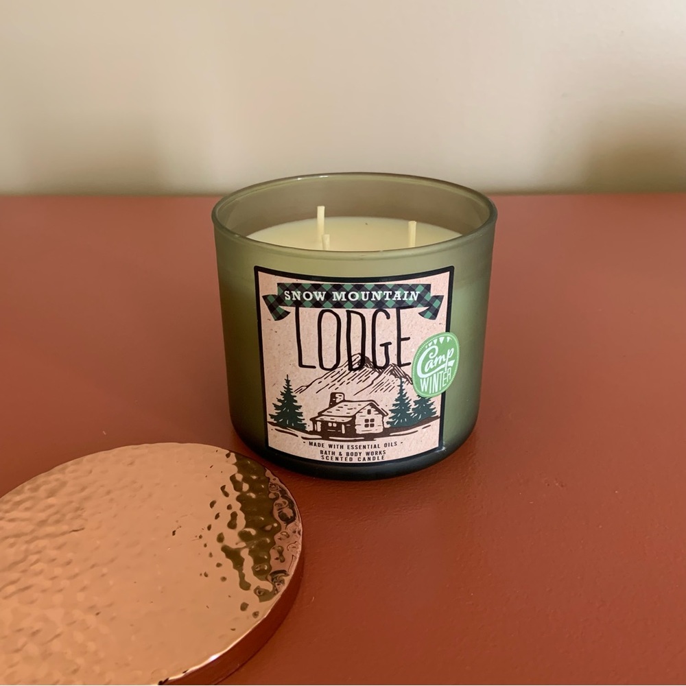 Snow Mountain Lodge Bath & Body Works 3-wick candle. Never used.